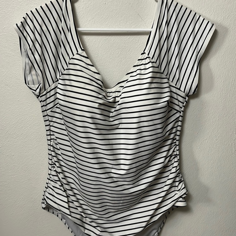 Striped one piece with cap sleeves. Sz 2XL. Worn once
